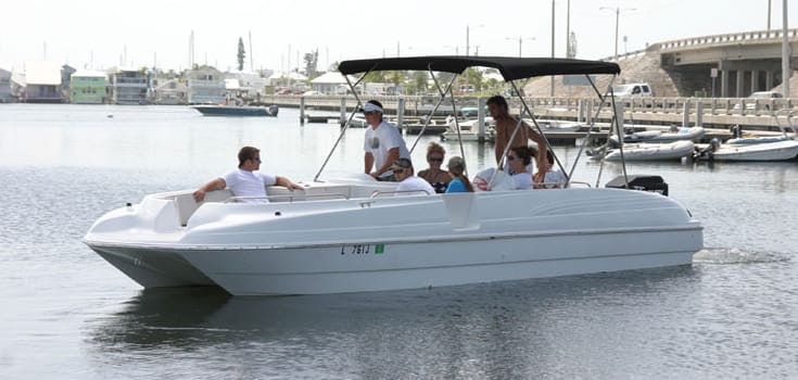 Key West 26′ Deck Boat Rental Image 3
